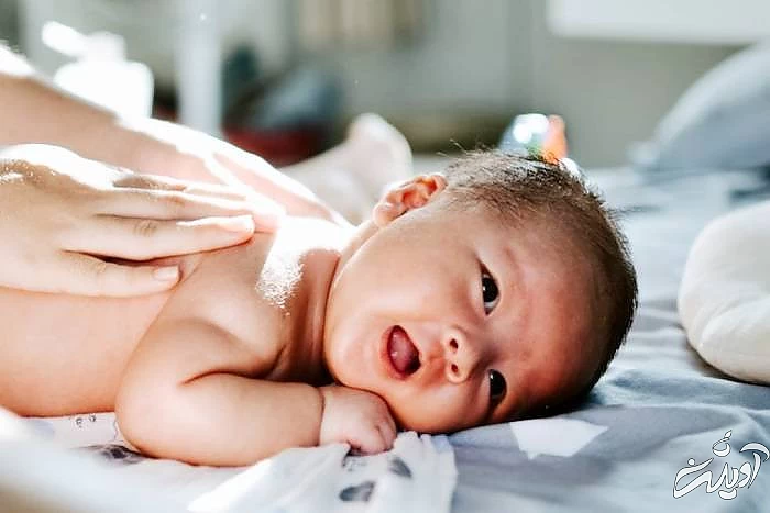 درمان های کمکی قولنج ماساژ نوزاد